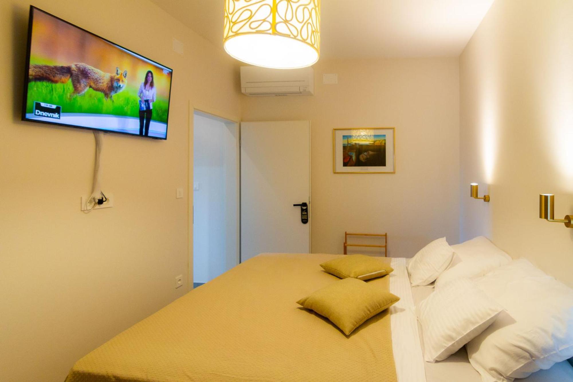 Blue Arb Apartment Rab ラブ エクステリア 写真